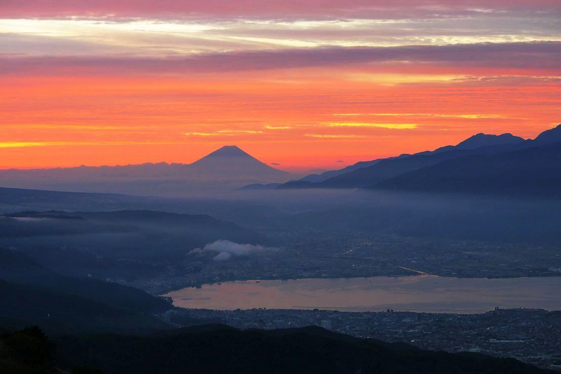 高ボッチから富士山シルエットロマン（４）　ますます紅くなって来た♪_a0031821_10061472.jpg