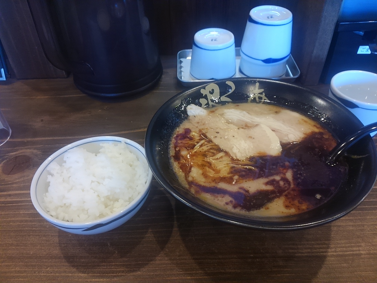 「ろくの家」の「六黒ラーメン」_e0274249_18545243.jpg