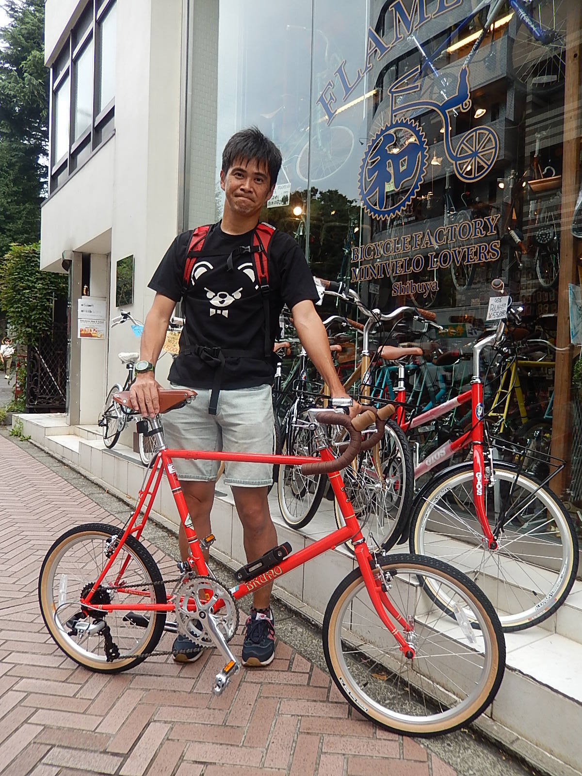 10月3日　渋谷　原宿　の自転車屋　FLAME bike前です_e0188759_19242033.jpg