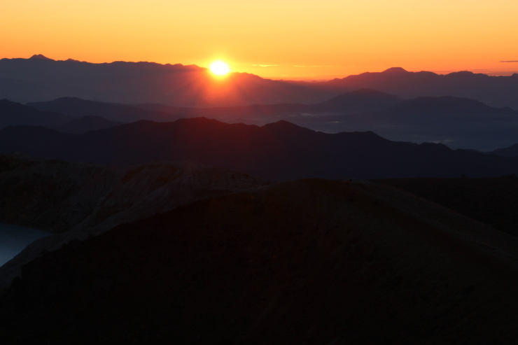 6年ぶりの草津白根山(1) 夜明け (撮影日:2017/9/29)_b0369971_10030524.jpg