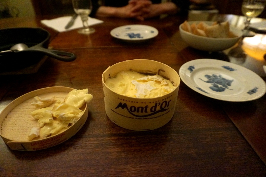 ポルチーニ茸もですがモンドールもシーズンです_c0180686_07382206.jpg