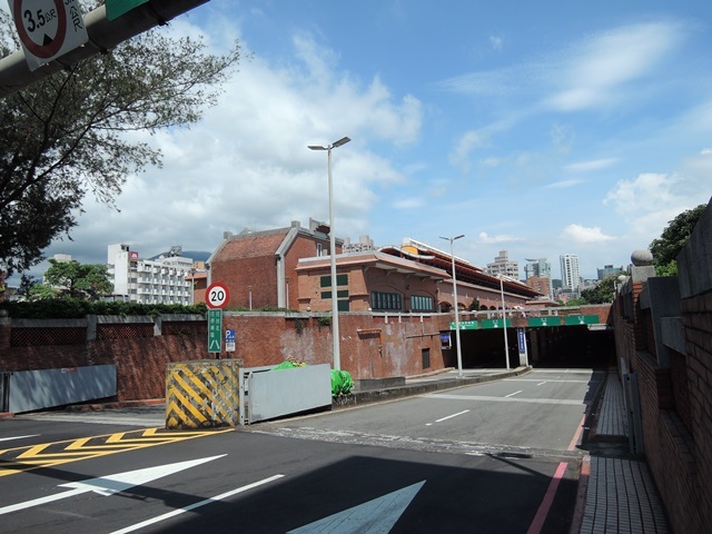 f0373905_14081170.jpg
