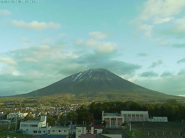 2017年10月4日　北海道・羊蹄山　山頂付近に白いものが･･･！！！_e0037849_06150476.jpg