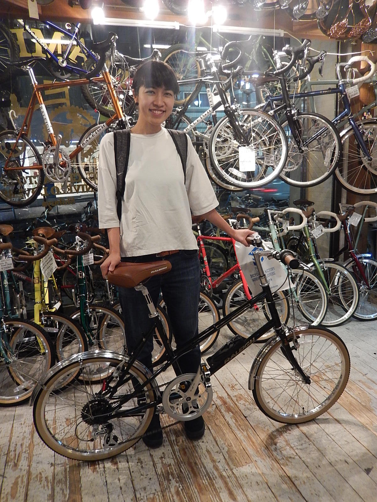 10月4日　渋谷　原宿　の自転車屋　FLAME bike前です_e0188759_19205440.jpg