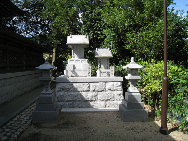 顕宗仁賢神社(けんそうにんけんじんじゃ、神戸市西区押部谷町)_d0287413_14251559.jpg
