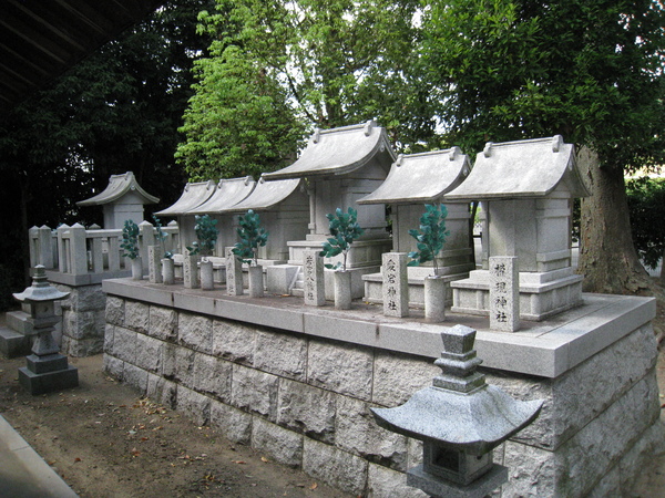 顕宗仁賢神社(けんそうにんけんじんじゃ、神戸市西区押部谷町)_d0287413_1426491.jpg
