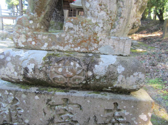 田主丸の阿蘇神社は橘の紋_a0237545_14135338.jpg