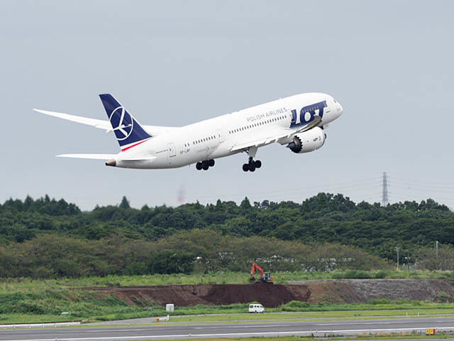 成田空港でのB787、A350-900 他_f0199866_20334606.jpg