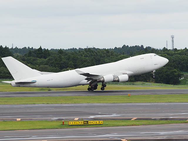 成田空港でのB787、A350-900 他_f0199866_20341814.jpg