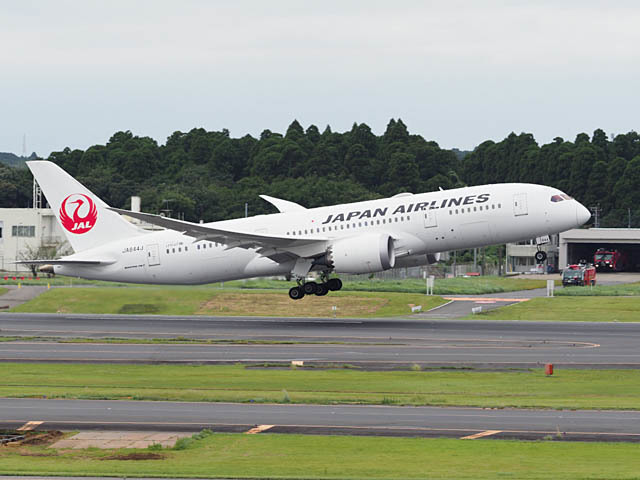 成田空港でのB787、A350-900 他_f0199866_20342617.jpg