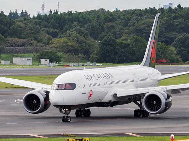 成田空港でのB787、A350-900 他_f0199866_20350645.jpg