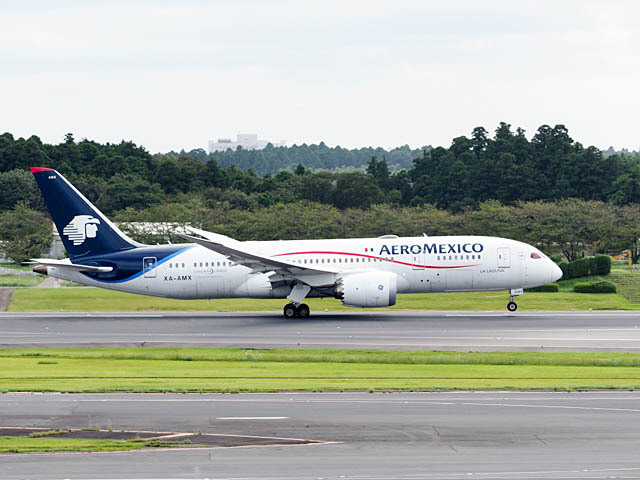 成田空港でのB787、A350-900 他_f0199866_20351512.jpg