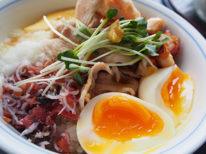 どんぶり選手権 受賞作品の食堂メニュー化!!_c0166720_10331773.jpg