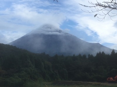 怪しい富士山　そして家を守るオヤジです_e0296464_20393483.jpg