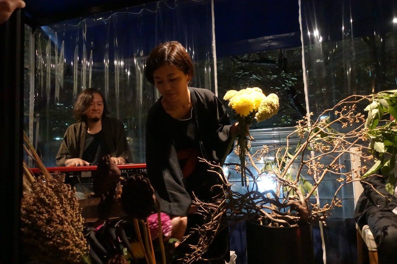 6日は「観月祭」 中秋の名月のライブパフォーマンスを行いました_c0072971_17165390.jpg