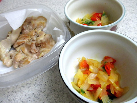 お昼：鮭親子丼_a0124077_232885.jpg