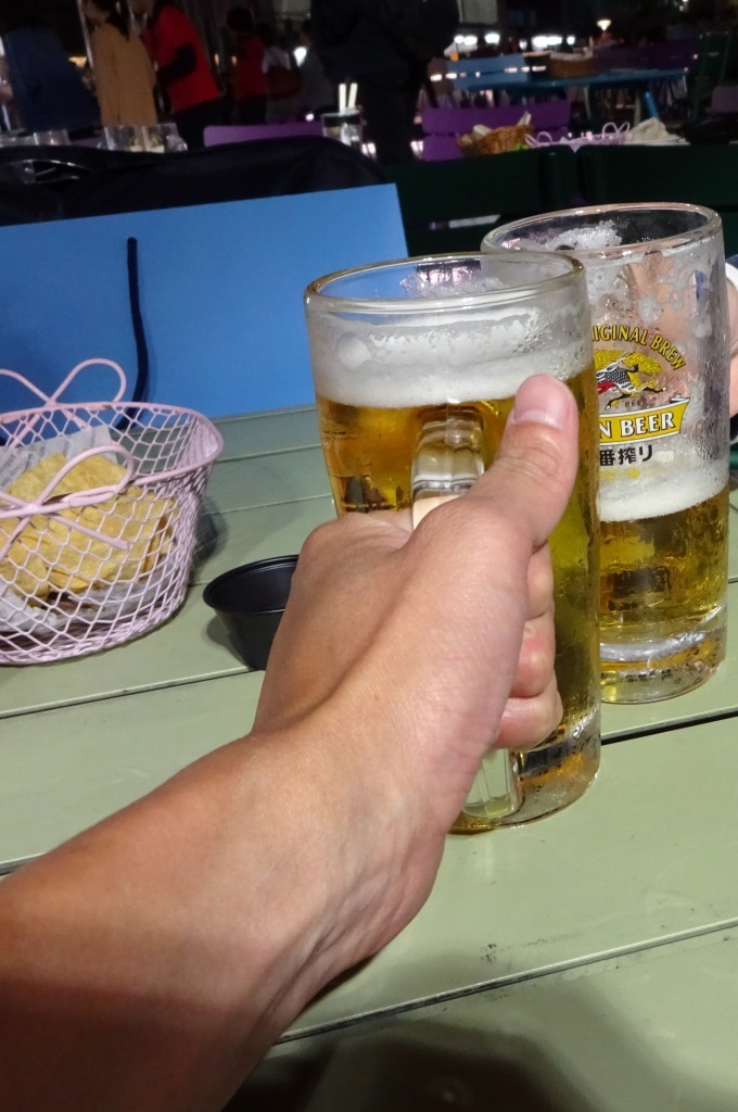 今年十三回目のビアガーデン!さすがにこれで打ち止め(笑)_d0061678_16440945.jpg