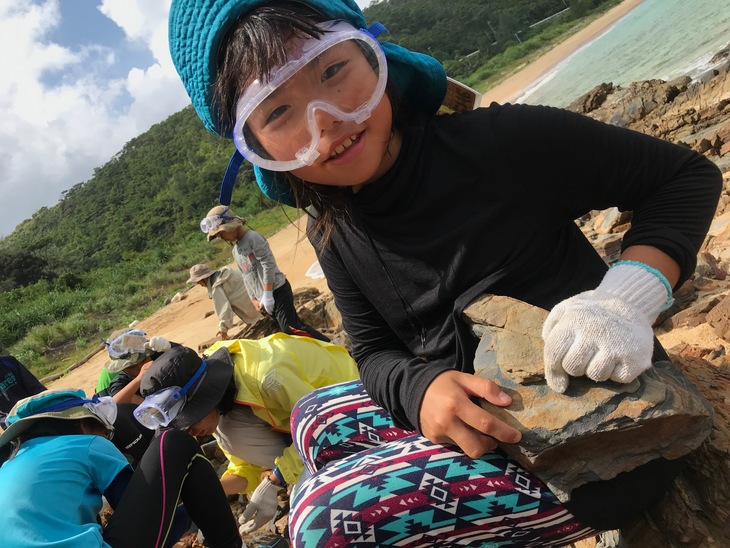 化石発見キャンプ〔２日目〕太古の深海生物の足跡！動いていた跡！生痕化石を発見！これがタービダイトだ！_d0363878_1450627.jpg