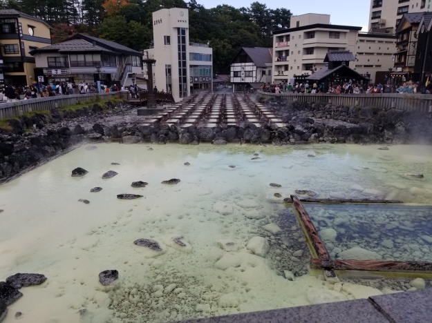 今日は草津温泉です_e0119092_16434806.jpg