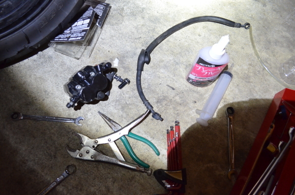 Z250 ブレーキホースを交換してみた パーツレビュー 僕とz250と週末に Z250 ブレーキホースを交換してみた パーツレビュー 僕とz250と週末に