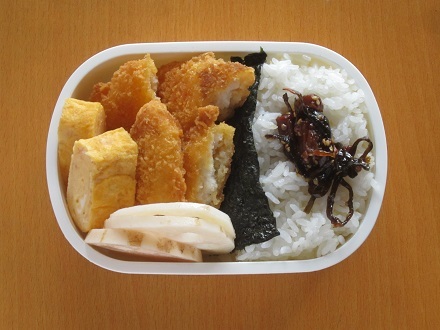 白身魚フライ弁当_a0124015_08313195.jpg