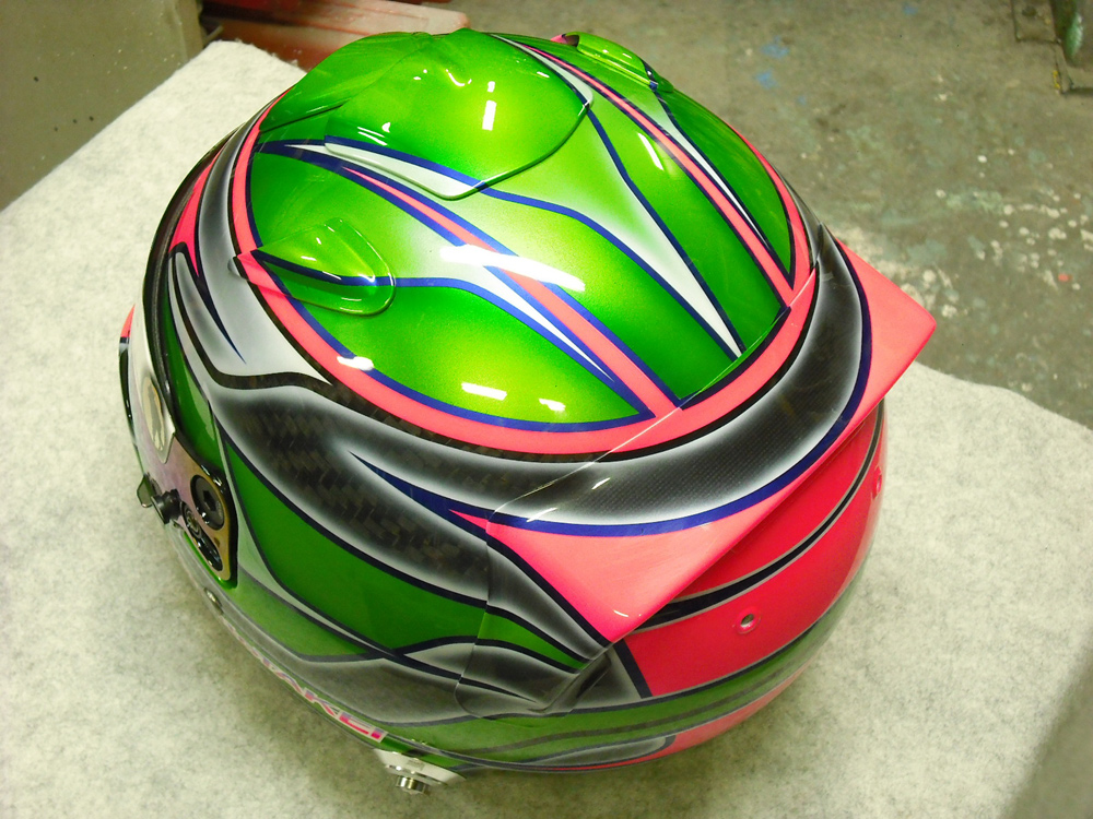 BELLのカーボンヘルメットをペイントしてみた。_d0130115_1345215.jpg