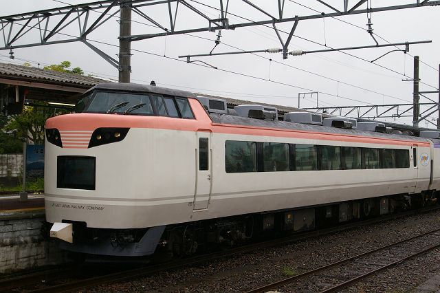 信濃大町駅と白馬駅で「いろどり」を撮影_b0283432_23401648.jpg