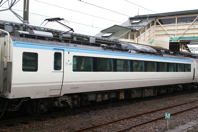 信濃大町駅と白馬駅で「いろどり」を撮影_b0283432_23425441.jpg