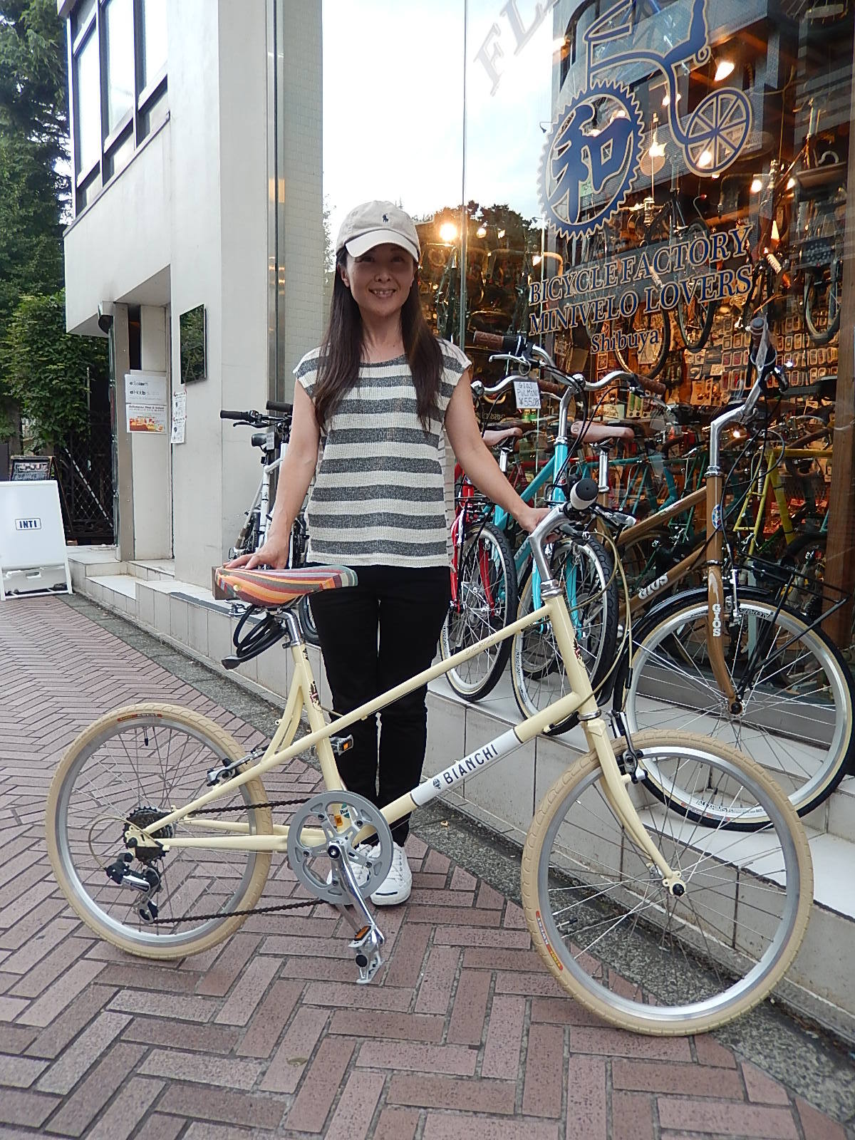10月9日 渋谷 原宿 の自転車屋 FLAME bike前です_e0188759_18462164.jpg
