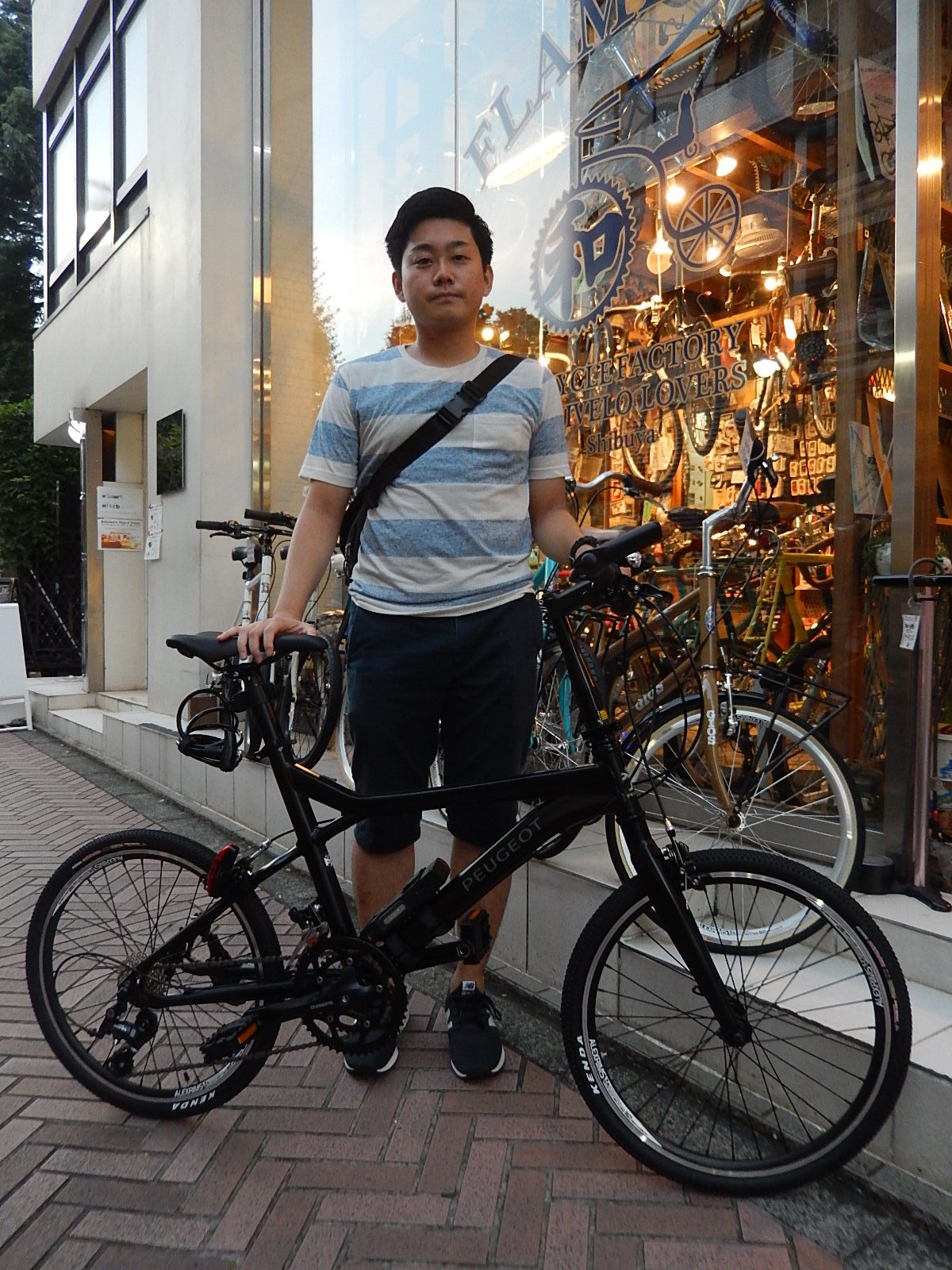 10月9日　渋谷　原宿　の自転車屋　FLAME bike前です_e0188759_18462297.jpg