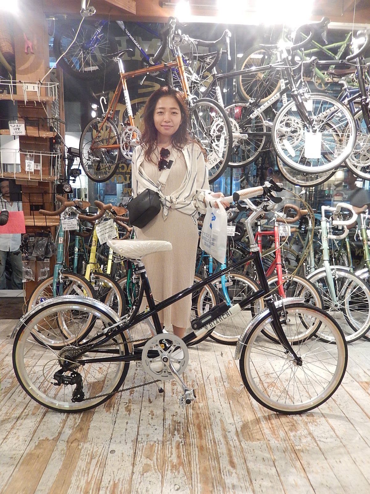 10月9日 渋谷 原宿 の自転車屋 FLAME bike前です_e0188759_19130232.jpg