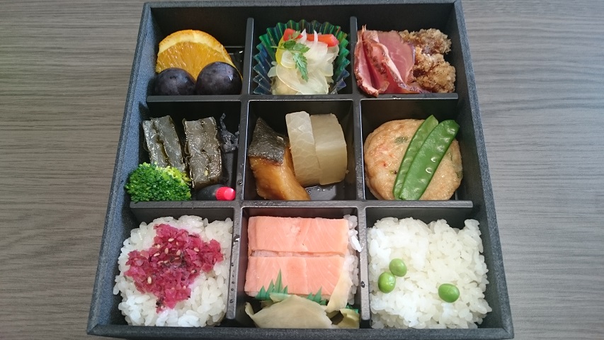 富山のランチはお弁当＠富山県民会館_f0051283_1358553.jpg