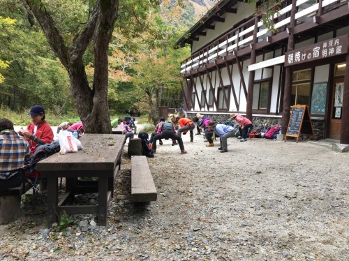 上高地・涸沢の旅(3) 明神池から涸沢へ : 散歩ガイド