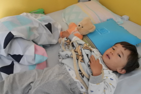 2歳4か月 一人寝デビュー フランスの田舎で畑 子育ての日々いろいろ 2歳4か月 一人寝デビュー フランスの田舎で畑 子育ての日々いろいろ