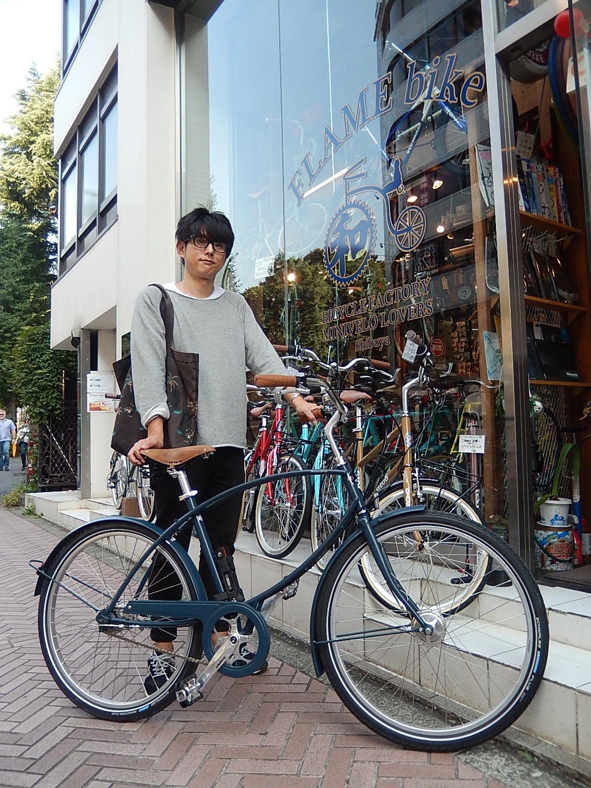 10月11日　渋谷　原宿　の自転車屋　FLAME bike前です_e0188759_18274814.jpg