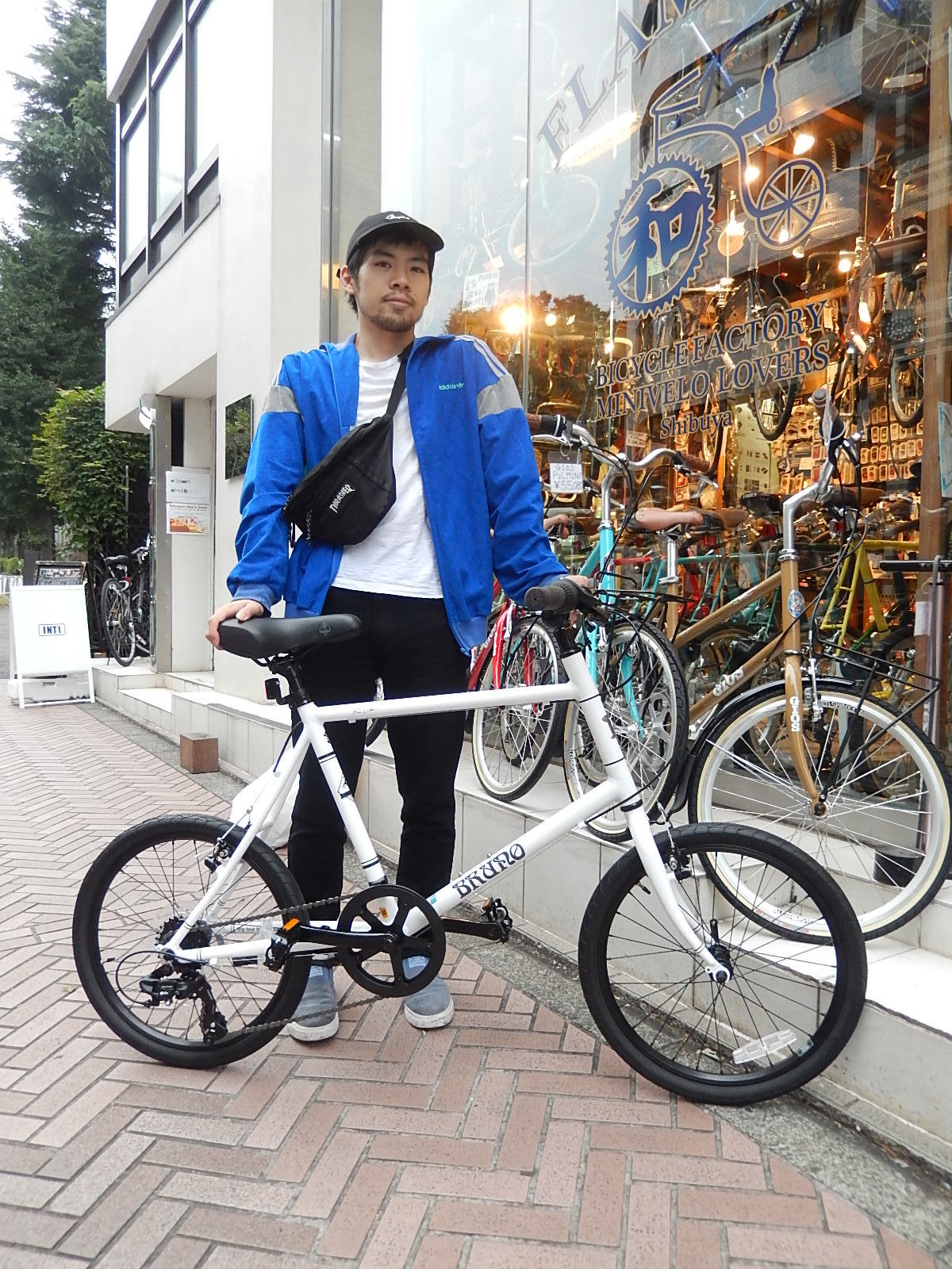 10月11日　渋谷　原宿　の自転車屋　FLAME bike前です_e0188759_18274819.jpg