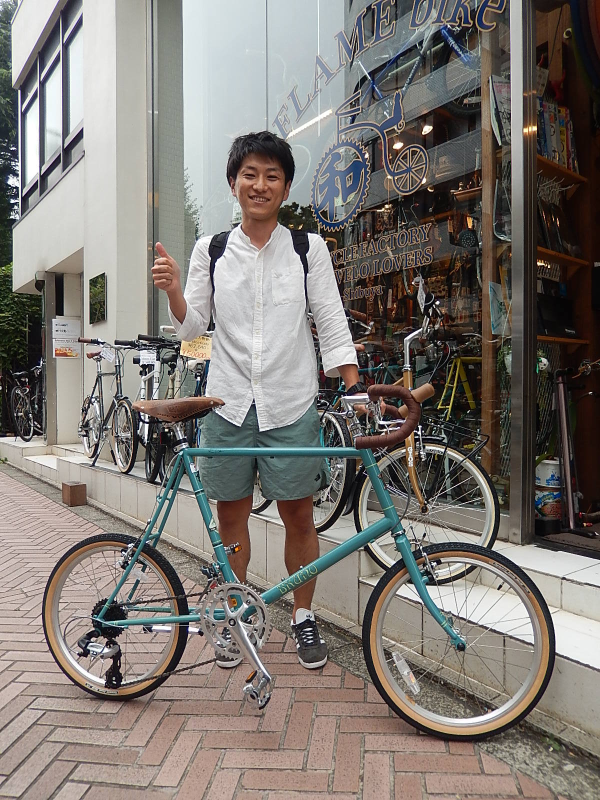 10月11日　渋谷　原宿　の自転車屋　FLAME bike前です_e0188759_18275048.jpg