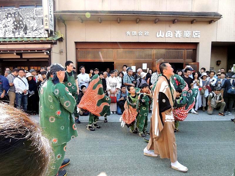 17 秋の高山祭り その5 子供獅子 新 四季彩日記 17 秋の高山祭り その5 子供獅子 新 四季彩日記