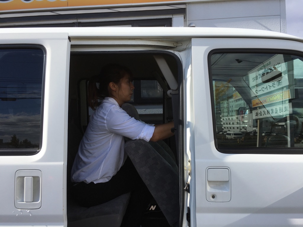 10月13日(金)☆TOMMYアウトレット☆あゆブログ(*^^)v エスティマH様納車♪ 自社ローン・ローンサポート_b0127002_16495924.jpg