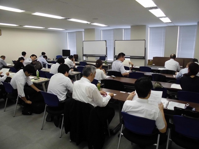 衆議院選挙の次は12月に市長選で4年前の再戦? あわただしくなる中、2日続きで研修参加_f0141310_06245482.jpg