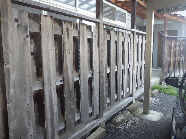 木製塀の修理 岩井沢工務所の現場日記 木製塀の修理 岩井沢工務所の現場日記