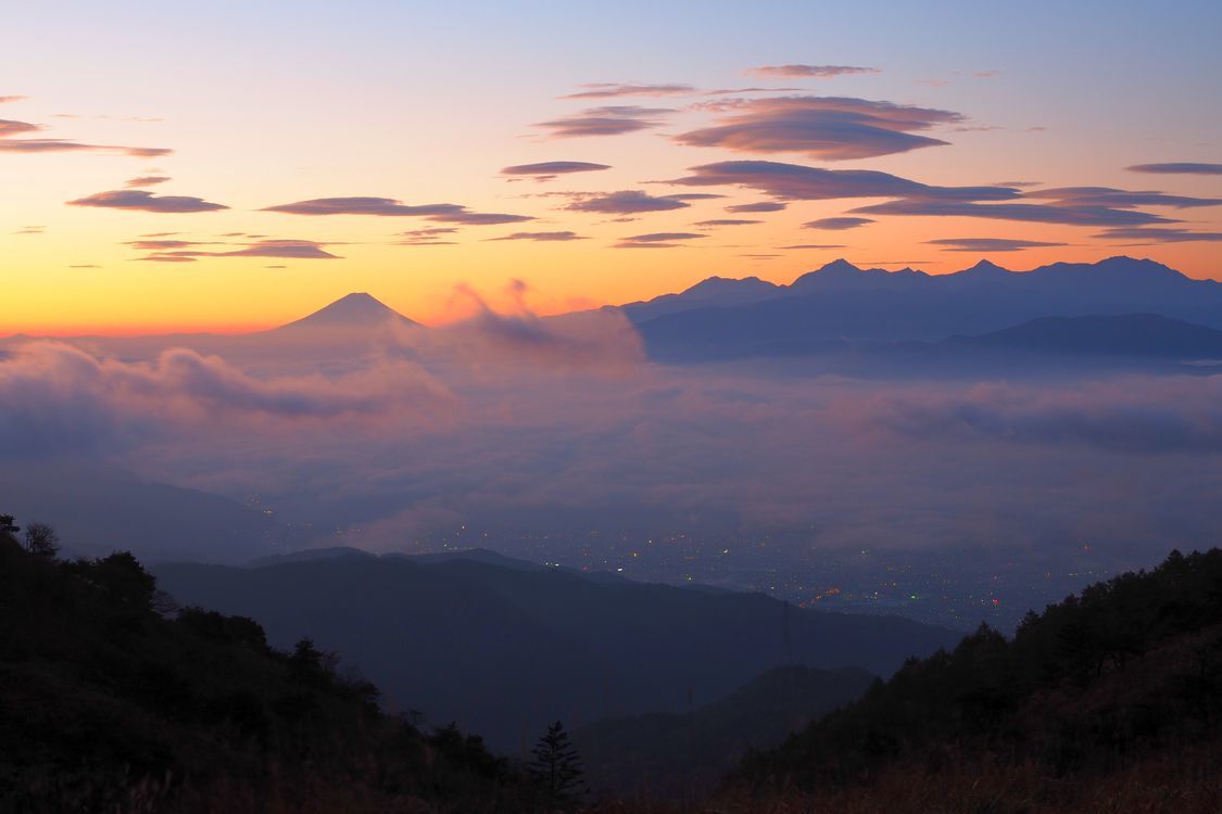 高ボッチからの朝富士は大雲海に恵まれた♪・・・高ボッチ富士山シルエットロマン（３）_a0031821_12181120.jpg