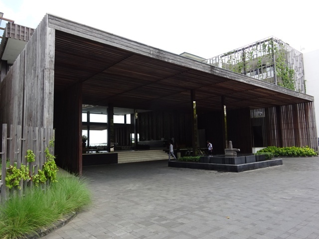 f0201054_22410746.jpg