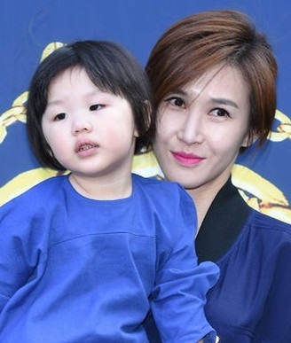 韓国のマドンナ 女優としても活躍 オムジョンファ 奇跡の48歳 整形もスッピンもオープンに がんを克服 韓国芸能人の紹介 整形 top 韓国のマドンナ 女優としても活躍 オムジョンファ 奇跡の48歳 整形もスッピンもオープンに がんを克服 韓国芸能人の紹介 整形 top