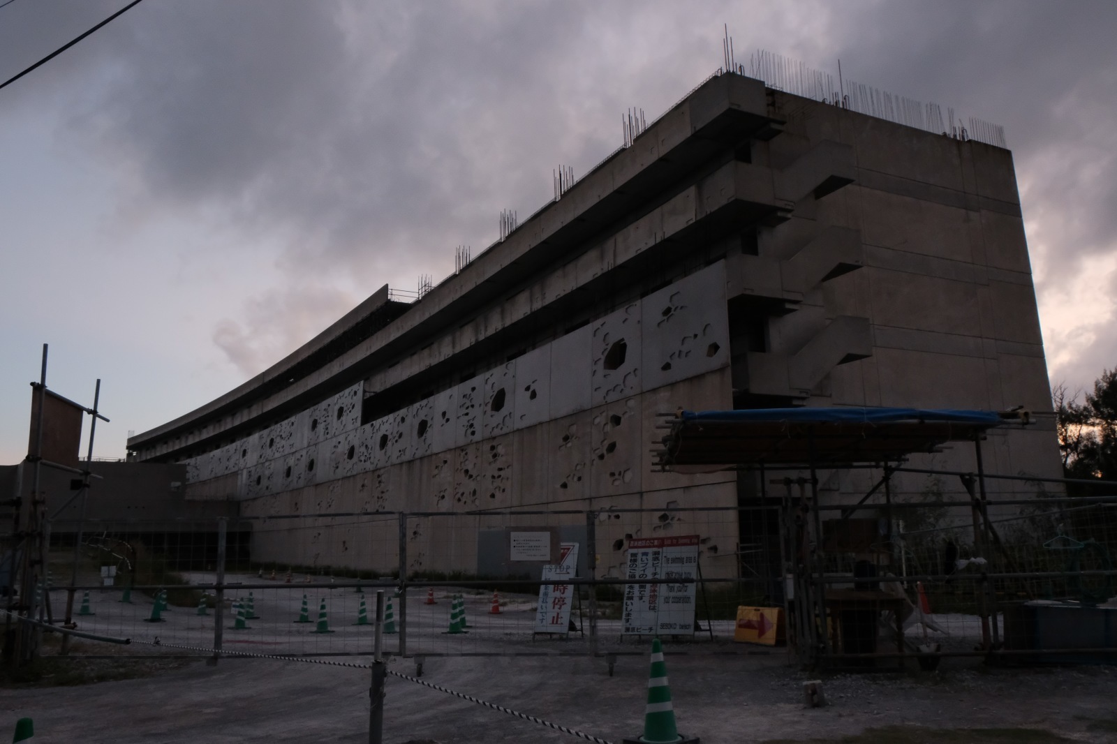 沖縄旅行（3）2日目 ～美ら海水族館、瀬底ビーチ、松の古民家〜_b0024832_13453860.jpg