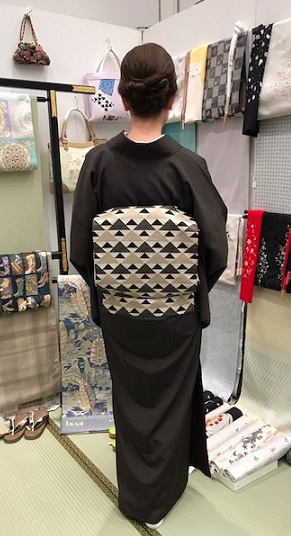 サローネ・白大島にまいづる手織・結城紬・島田史子さん。_f0181251_16102229.jpg