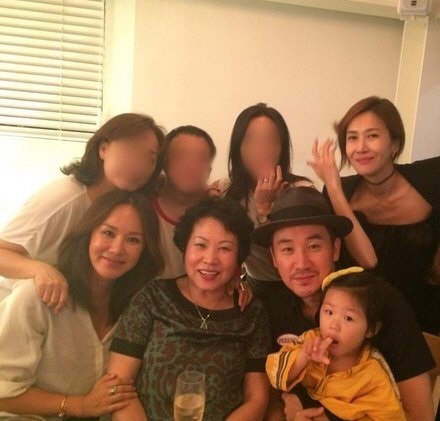 韓国のマドンナ!女優としても活躍 オムジョンファ、奇跡の48歳。 整形もスッピンもオープンに。がんを克服!_f0158064_04110886.jpg