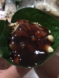 葉っぱをおやつに_f0144385_11305333.jpg