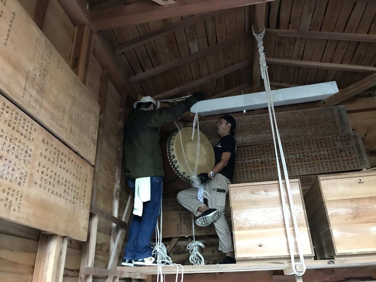 明日は吉野山の秋祭りです※神輿を組み立てました！_e0154524_06182143.jpg