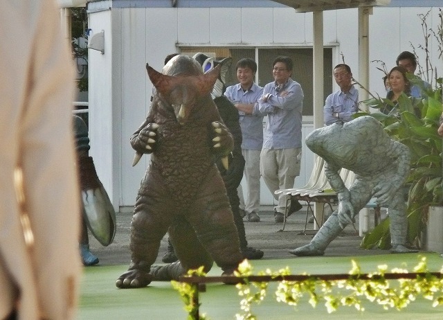 怪獣酒場の競馬場侵略作戦vol.3 怪獣レースの優勝は誰?_b0166128_22364126.jpg